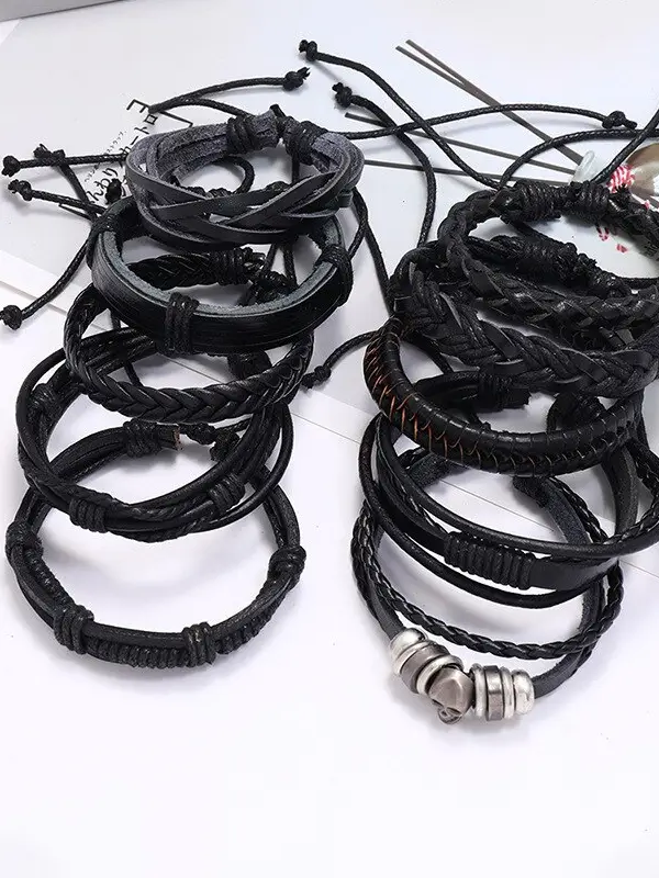 Komplet skórzanych opasek na rękę