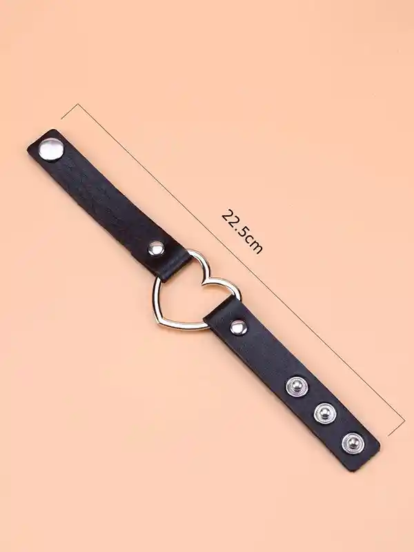 Opaska skórzana na rękę z metalowym sercem