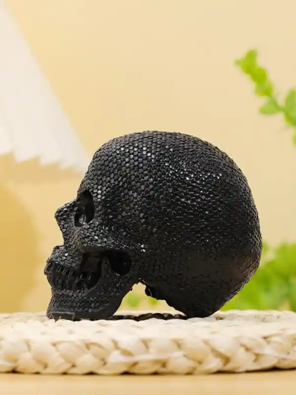 Czaszka ozdobna czarna o strukturze skóry węża