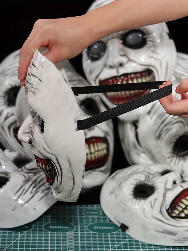 straszna maska egzorcysta halloween